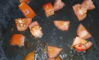 обжарить помидоры